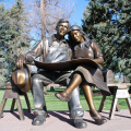theme park garden decoration metal craft love couple statue for sale